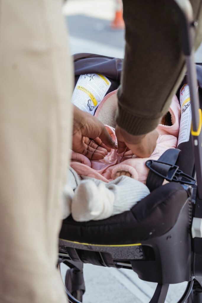 Rear-facing infant capsule car seat for babies